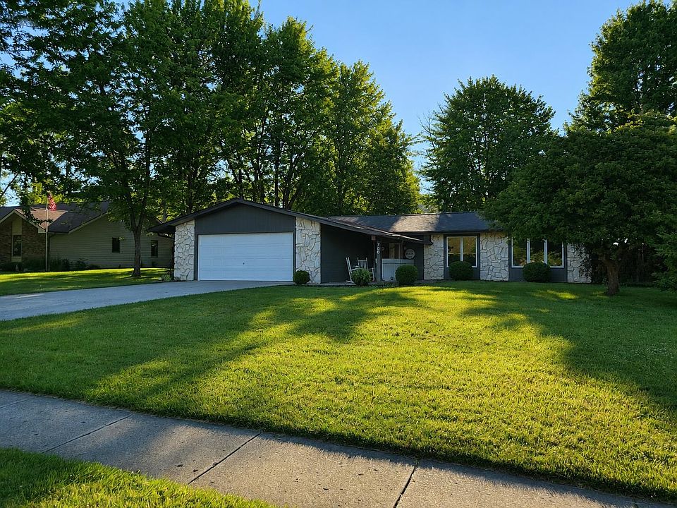 1st image of 700 Pine Run