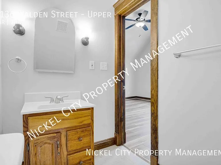 1136 Walden Ave #UPPER — Photo 12