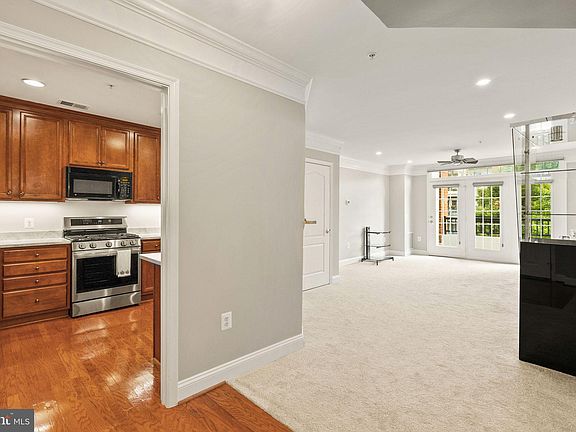4th image of 2907 Saintsbury Plz APT 303