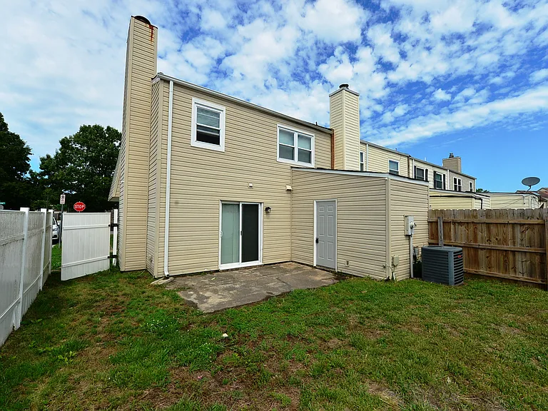 806 Jamestowne Dr — Photo 21