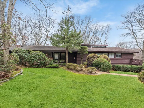 4 Cindy Court, Melville, NY 11747