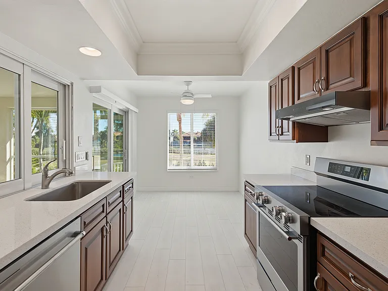1235 Par View Dr — Photo 10