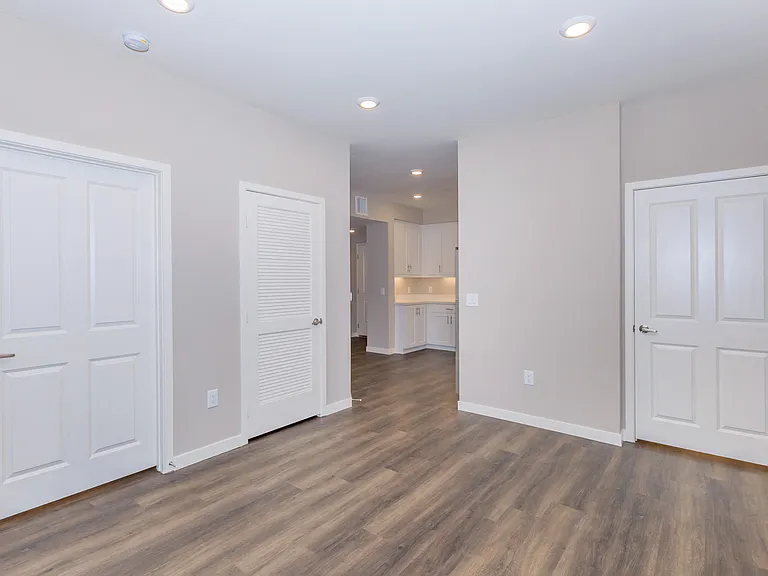 Los Alamitos Luxury Apartments — Photo 29