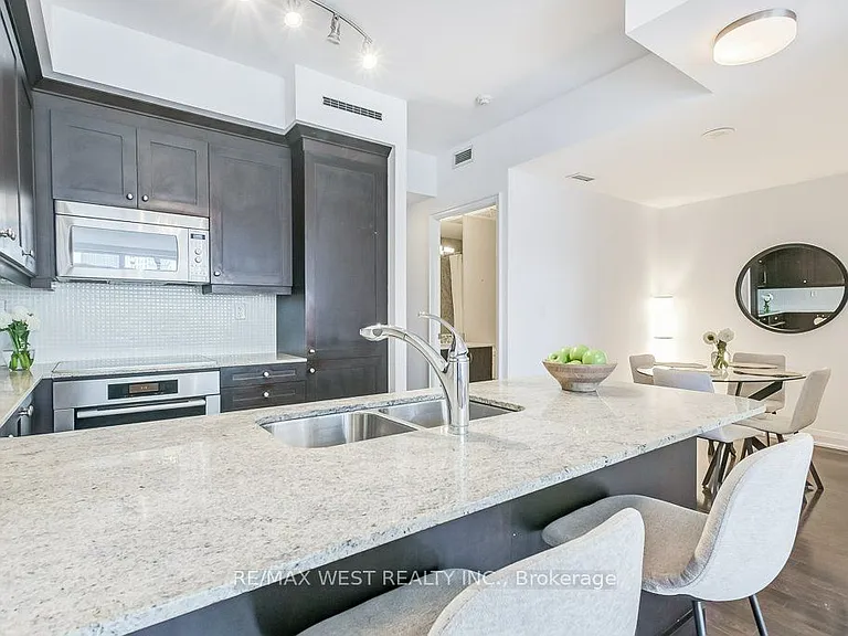 1 Bedford Rd #818 — Photo 9