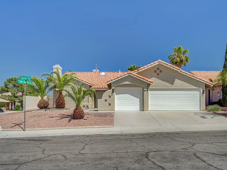 3120 Siena Cir — Photo 1