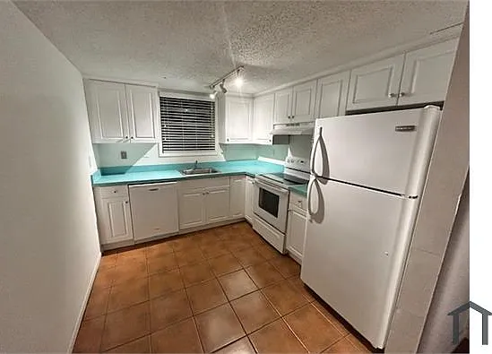 1 bed, $1,100 — Photo 2