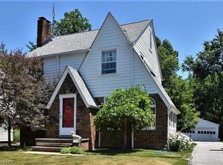 1585 Oakmount Rd, South Euclid, OH 44121