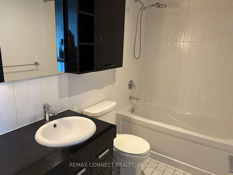 19 Singer Ct #1812 — Photo 9