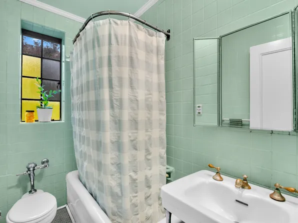 116 Pinehurst Avenue image 8 of 15