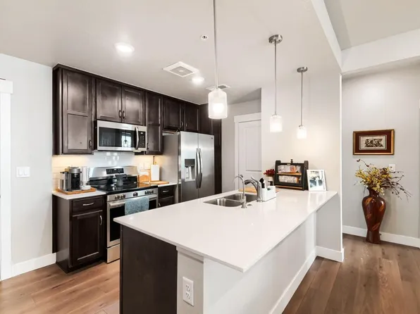 285 High Point Dr #H-205, Longmont, CO 80504