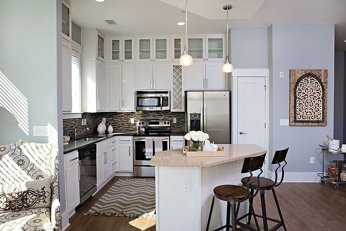 Spacious kitchen with island counter