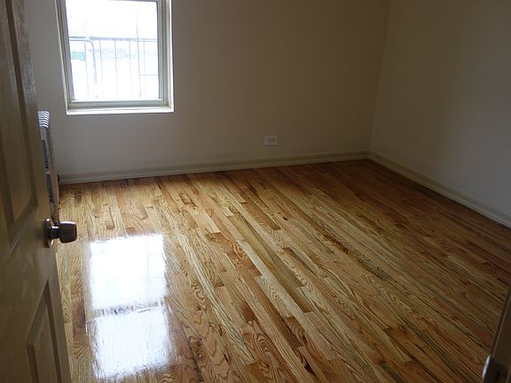 4th image of 1279 Morris Ave #4