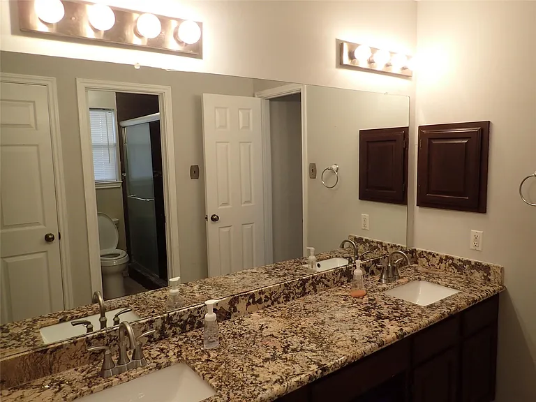 2130 Greencove Ln — Photo 11