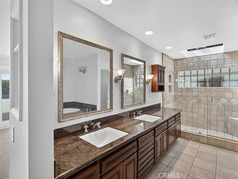 32201 Sea Island Dr — Photo 45