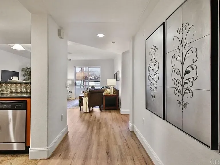 1501 India St #402 — Photo 4