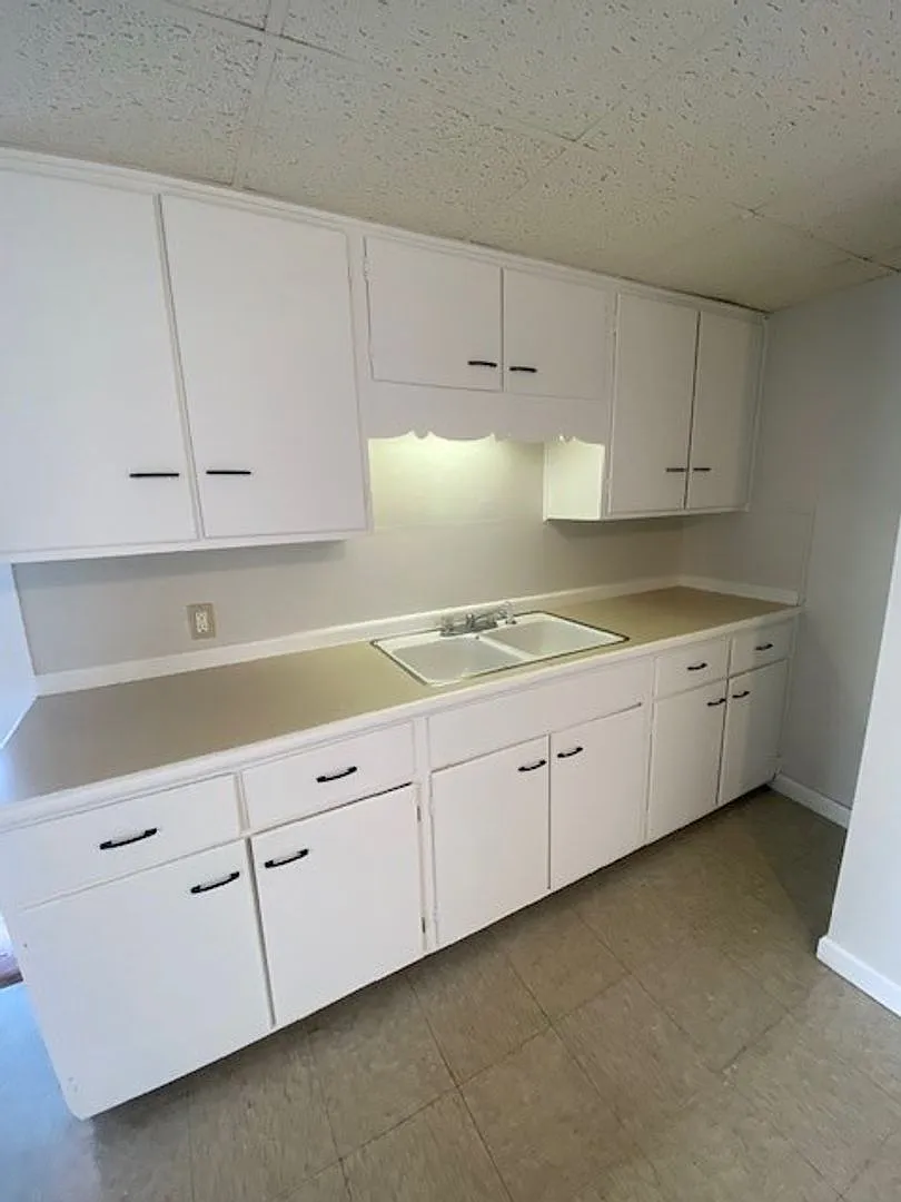 90 Cleaves St. — Photo 4