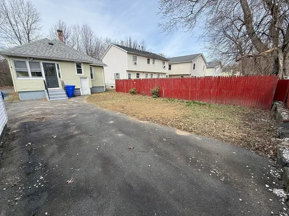 145 Moxon St, Springfield, MA 01151