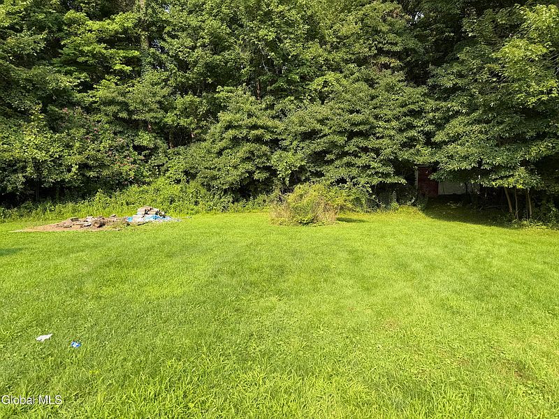 2nd image of 1822 S Old Post Road