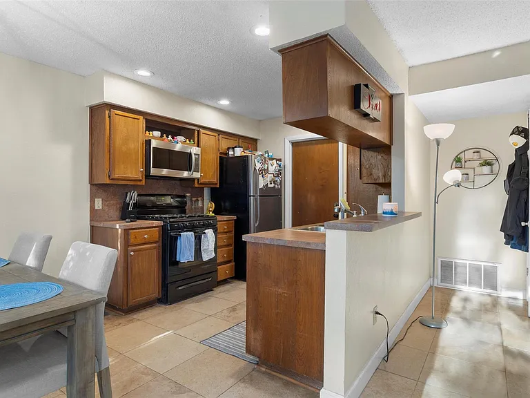 6492 Hart Ln — Photo 8