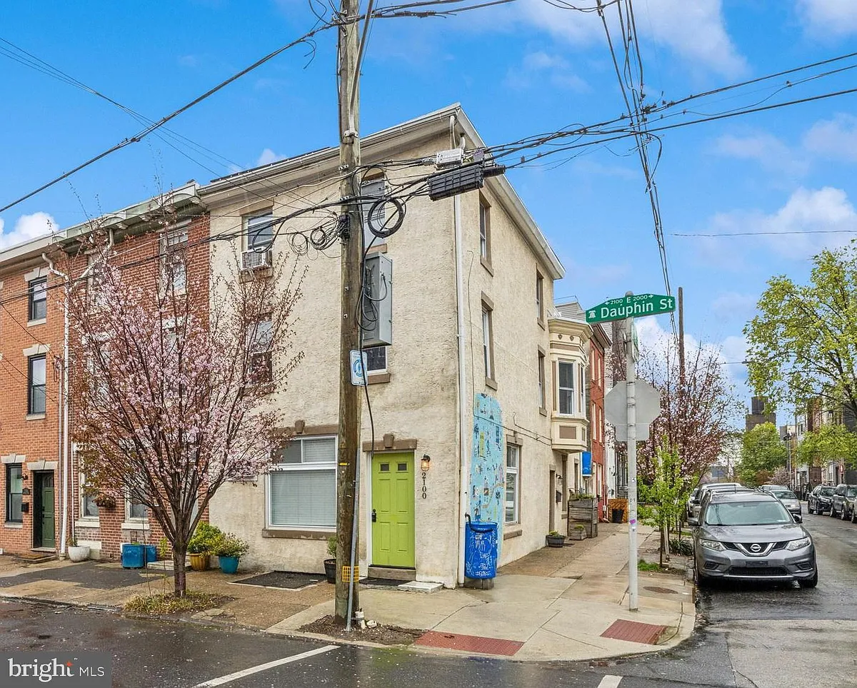 Building Photo - 2100 E Dauphin St