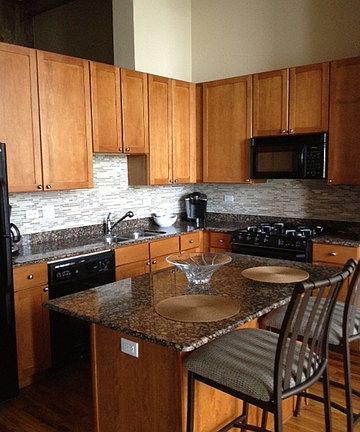 3rd image of 758 N Larrabee St APT 207