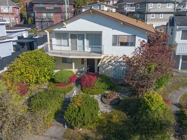 2155 Burquitlam Dr, Vancouver, BC V5P 2P2