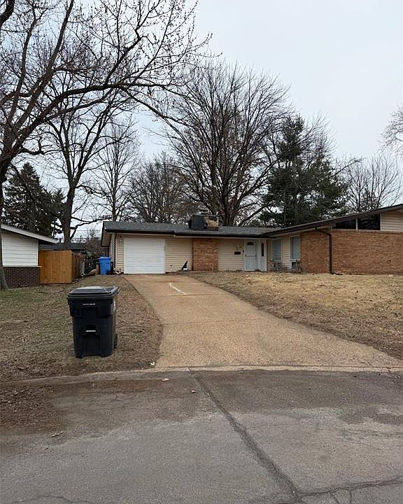 2nd image of 4 Milbrook Ln
