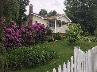 230 E Saylor St, Mount Carmel, PA 17851