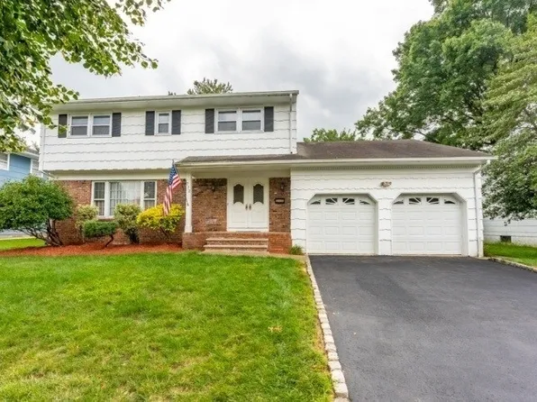 712 Moses Dr, Rahway City, NJ 07065