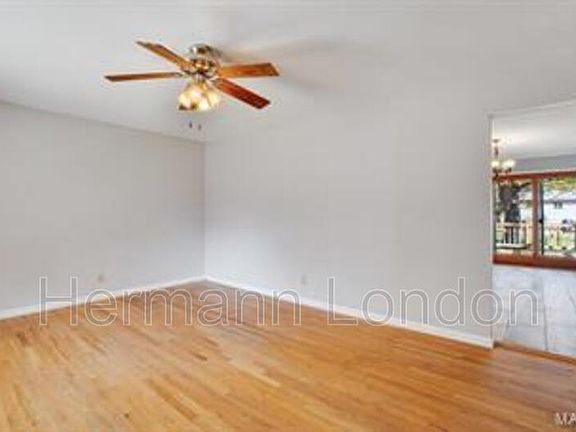 3rd image of 557 Haventree Dr