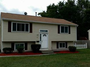 10 Mary Beth Dr, Warwick, RI 02886