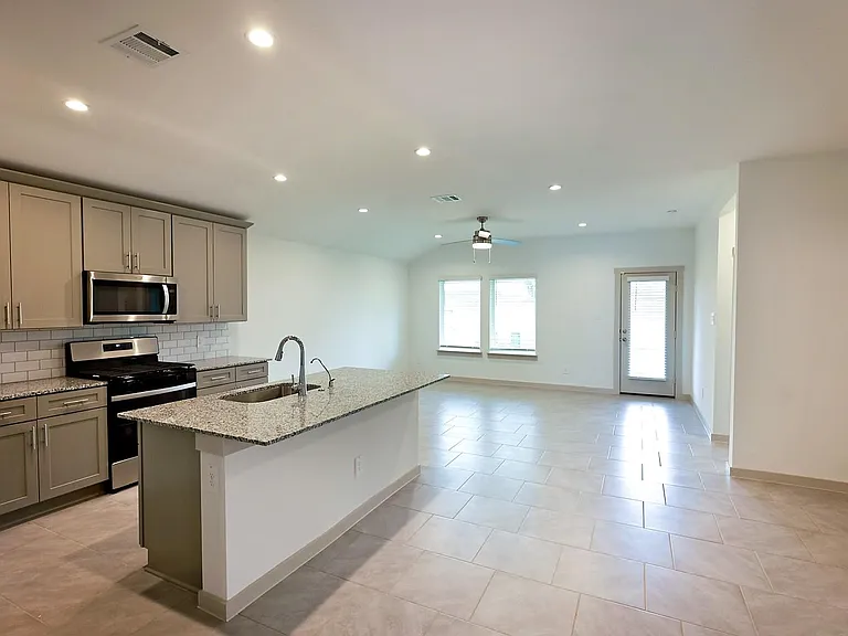 5034 Pine Haven Ln — Photo 7