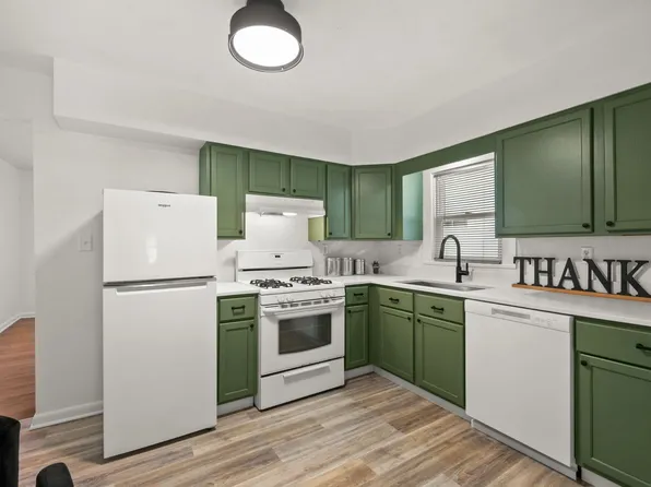 6762 Bedford Ave, Omaha, NE 68104