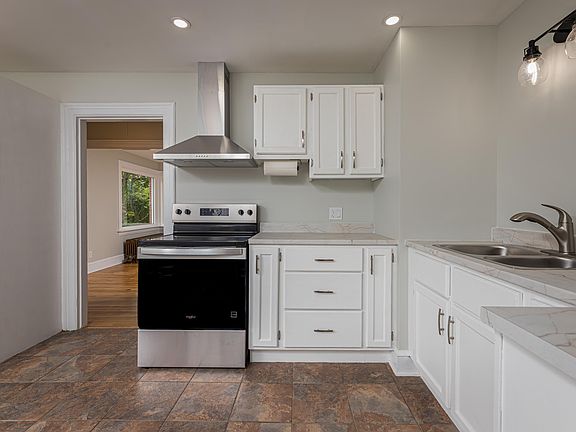4th image of 4 Conley Rd
