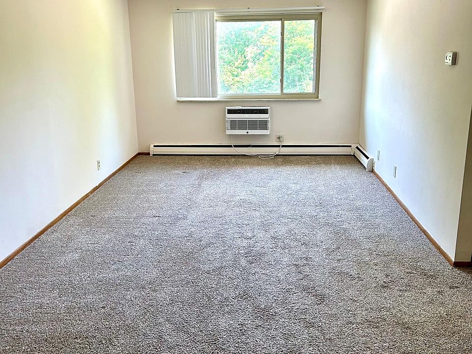 383 N Dries St Saukville WI Zillow