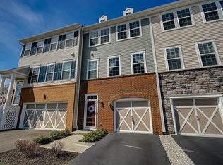 124 Waypoint Dr, Eatontown, NJ 07724