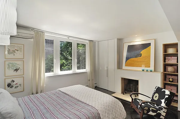 Sold by Corcoran | media 25