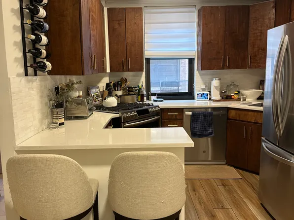 221 East 78th Street image 1 of 7