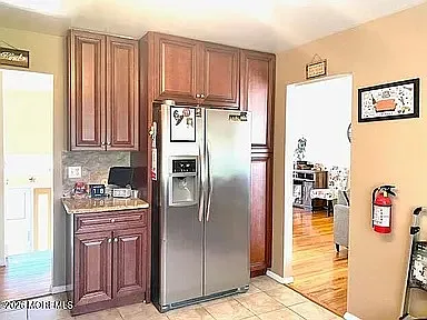689 Hill Rd — Photo 5