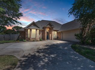5613 Landsdown Dr, Waco, TX 76708