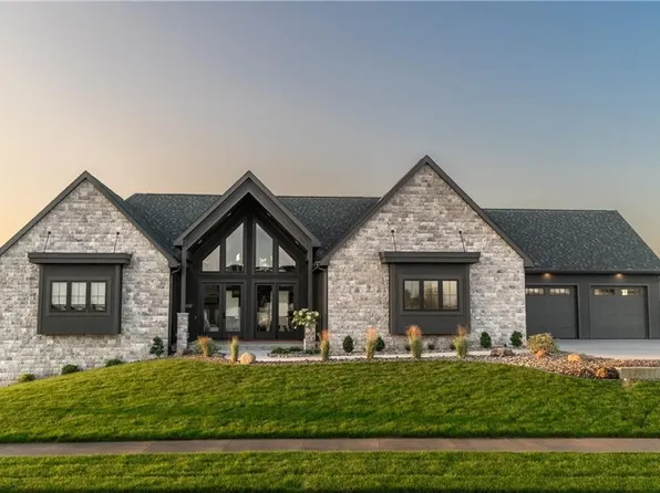 4735 Centennial Blvd, Urbandale, IA 50323
