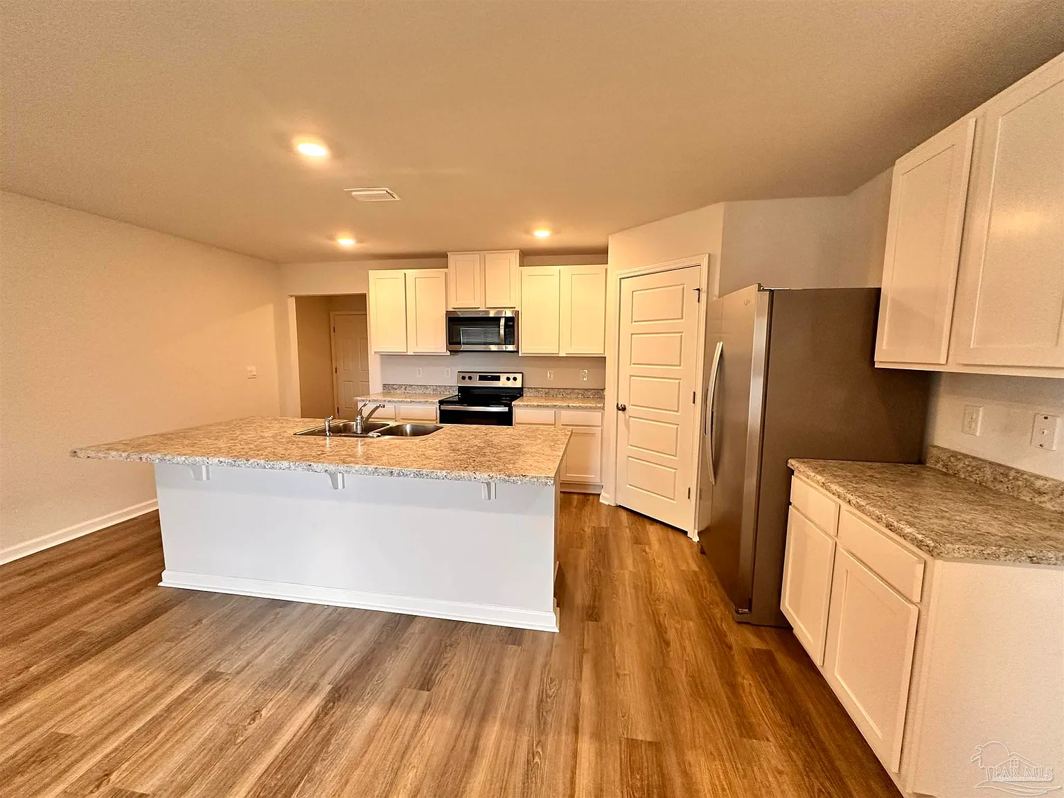 4 bed, 1783 sqft, $1,995 — Photo 4