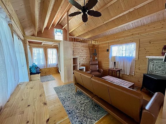 4th image of 120 Abby Ln