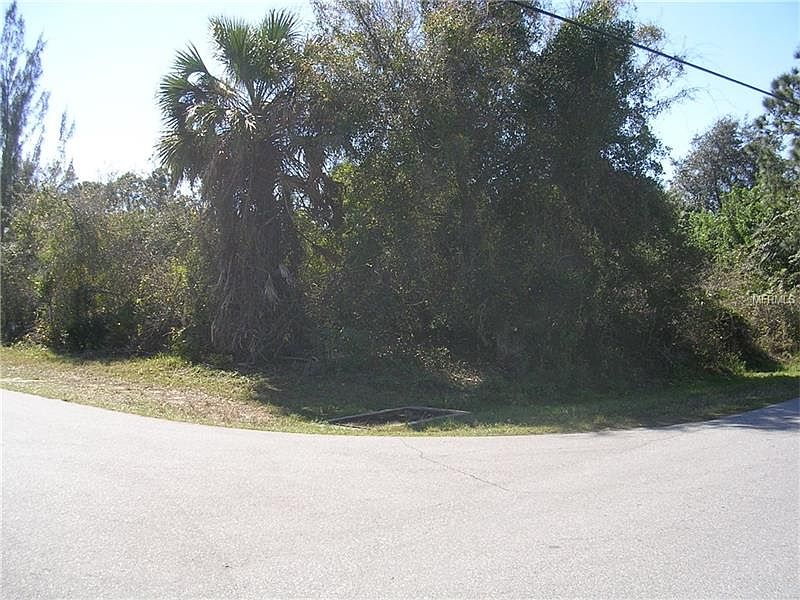 2nd image of 22597 Ashton Ave