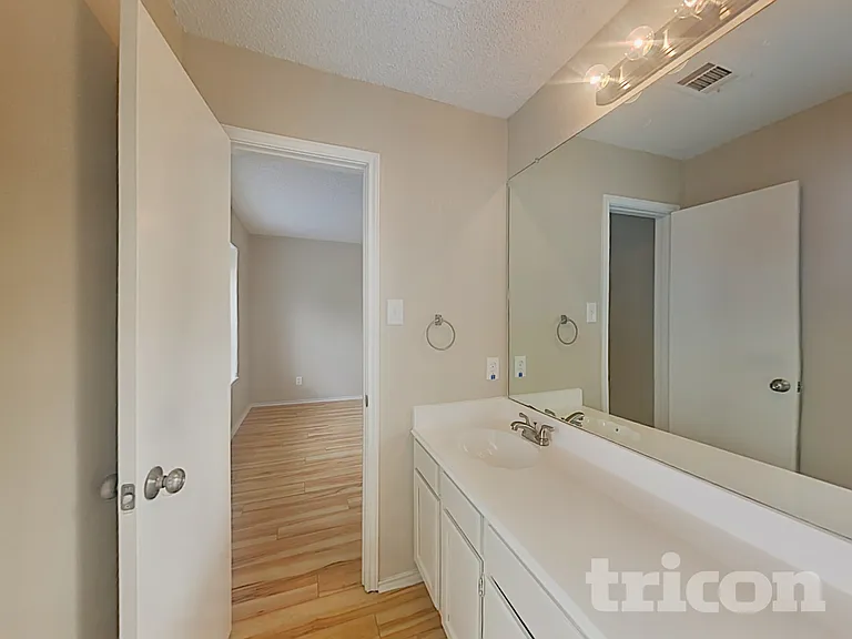 2033 Feather Ln — Photo 11