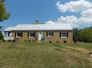 331 N Oak Ln, Waynesboro, VA 22980