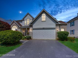 1924 W Windsor Dr, Round Lake, IL 60073