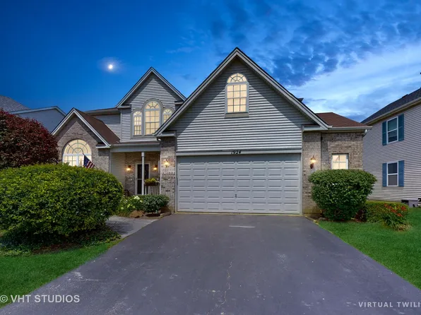 1924 W Windsor Dr, Round Lake, IL 60073