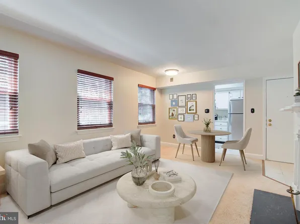 2102 N Scott St APT 109, Arlington, VA 22209