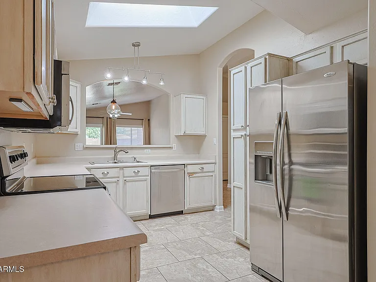 8747 W Adam Ave — Photo 11